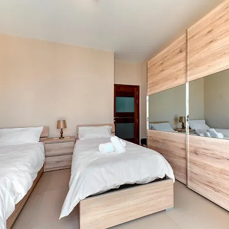 Modern Seaside 2 Bedroom Penthouse With Sea Views * St. Paul's Bay