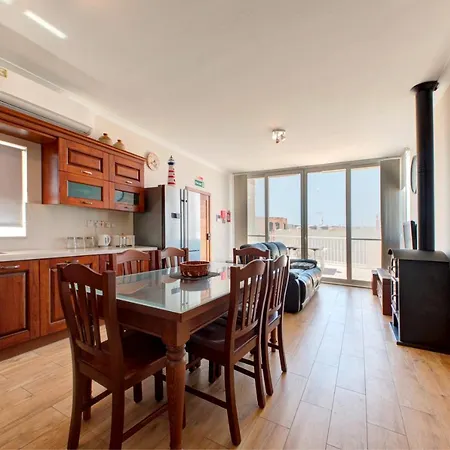 Апартаменты Modern Seaside 2 Bedroom Penthouse With Sea Views Сент-Полс-Бей