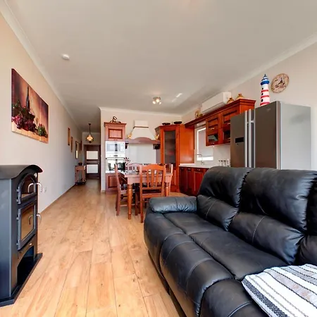 דירה Modern Seaside 2 Bedroom Penthouse With Sea Views