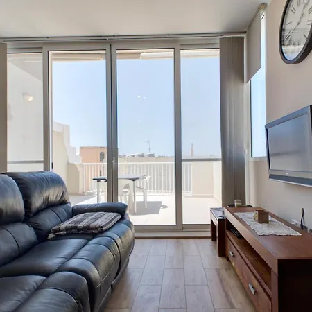 Modern Seaside 2 Bedroom Penthouse With Sea Views St. Paul's Bay