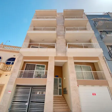 Modern Seaside 2 Bedroom Penthouse With Sea Views * St. Paul's Bay