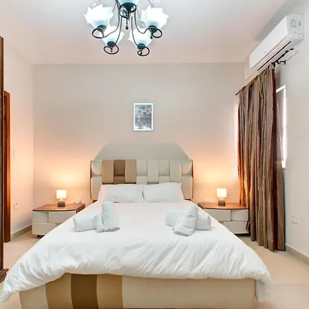Modern Seaside 2 Bedroom Penthouse With Sea Views Апартаменты Сент-Полс-Бей